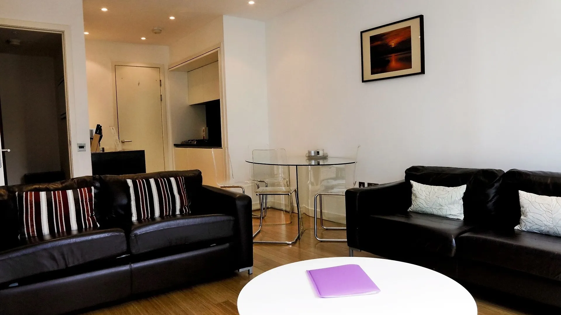 Silver Lining - Mile Apartments Edinburgh