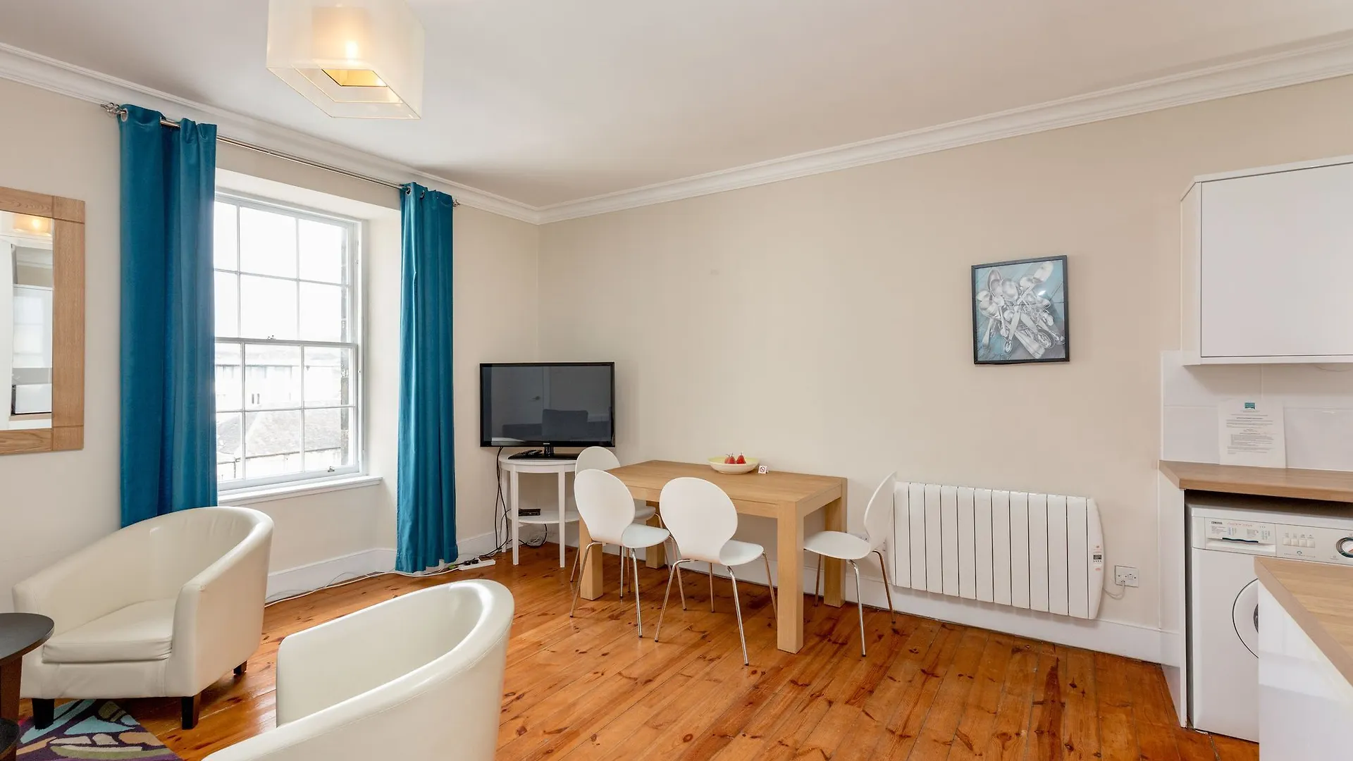 Silver Lining - Mile Apartments Edinburgh