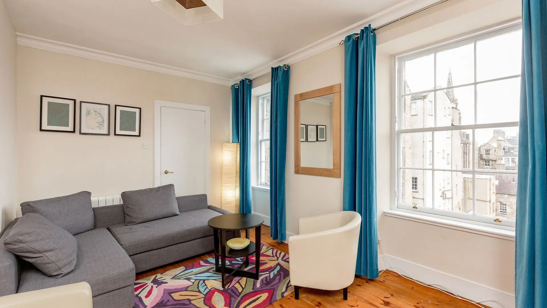 Silver Lining - Mile Apartments Edinburgh