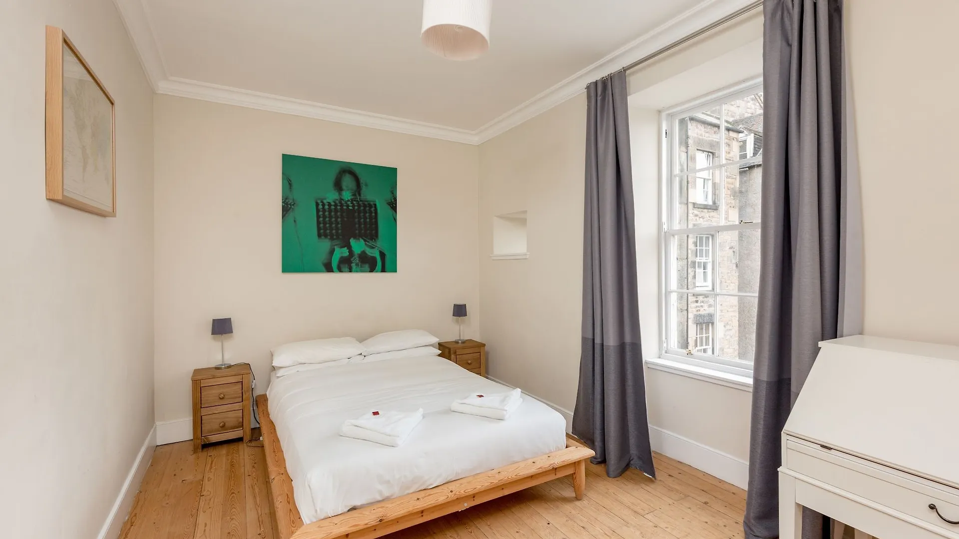Silver Lining - Mile Apartments Edinburgh