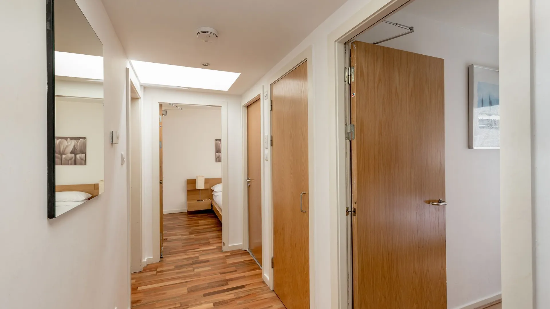 Silver Lining - Mile Apartments Edinburgh