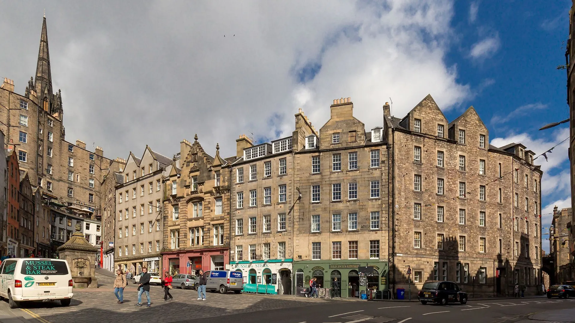 Silver Lining - Mile Apartments Edinburgh